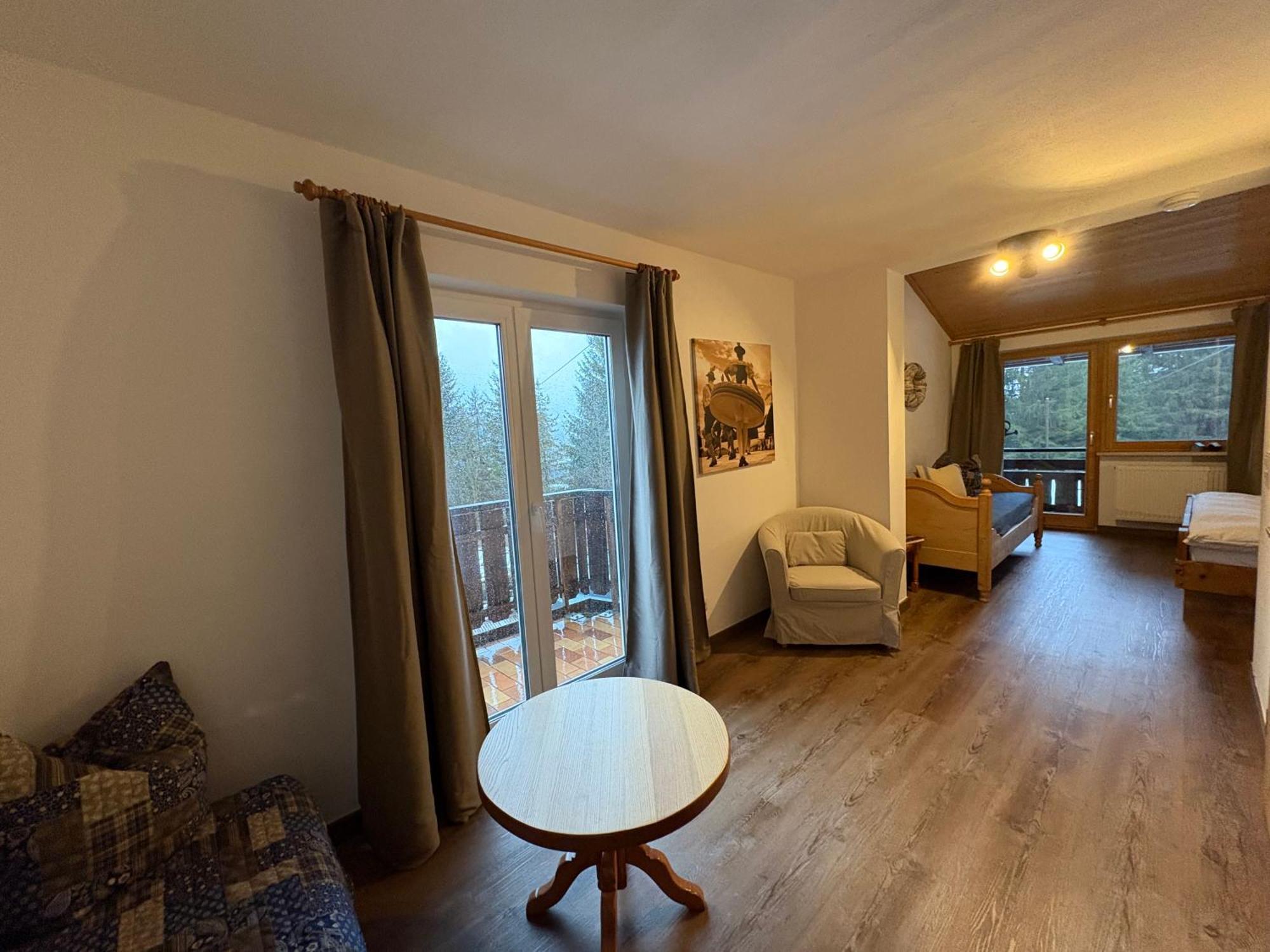 Appartement Dreimaederlhaus Am Berg à Pfronten Extérieur photo